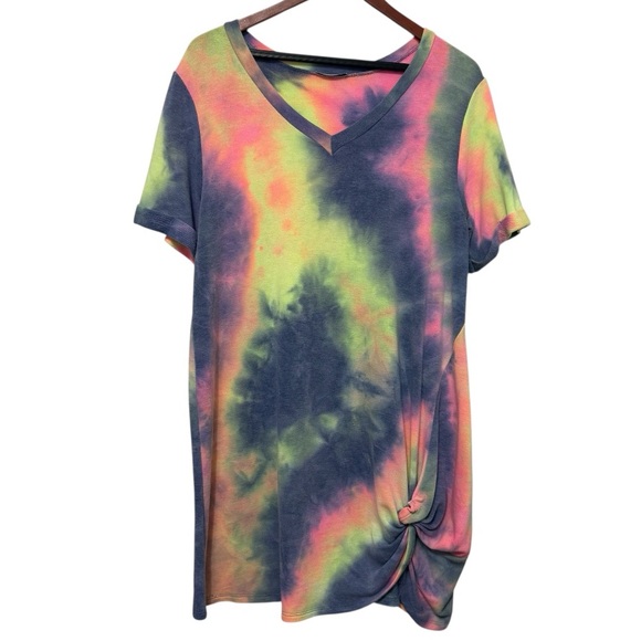 JODIFL Tops - Jodifl Rainbow Tie Dye V-Neck Casual Tunic Top Women’s Size Medium Oversized
